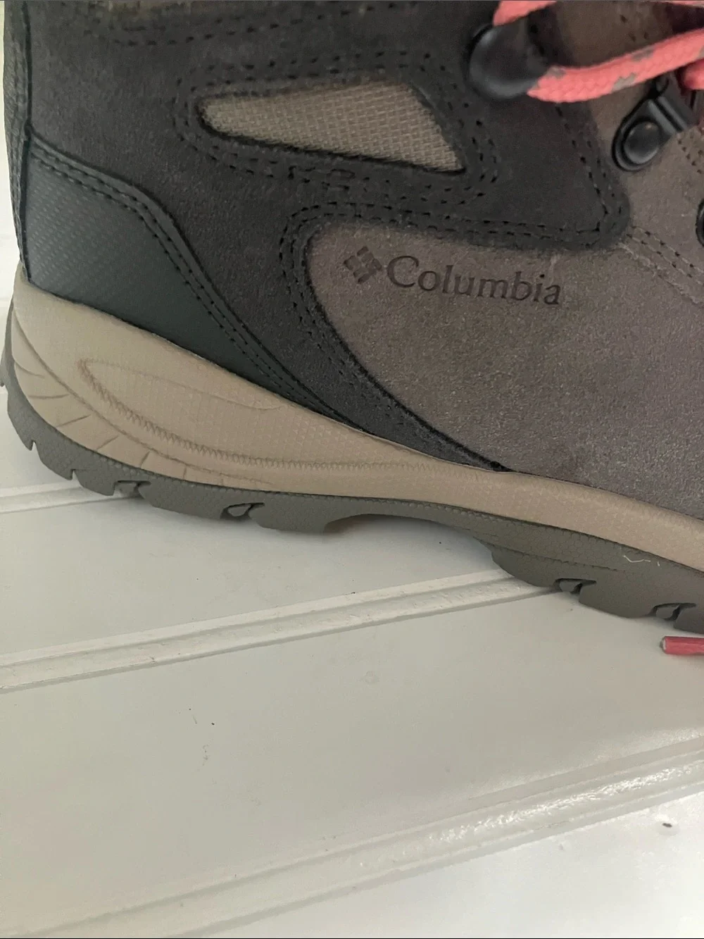 Columbia Newton Ridge Hiking Boot